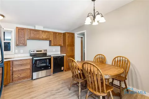304 Wise St, Forest, OH 45843 photo 4