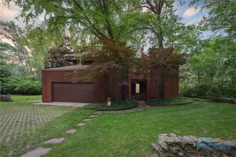 20 Indian Creek Dr, Rudolph, OH 43462
