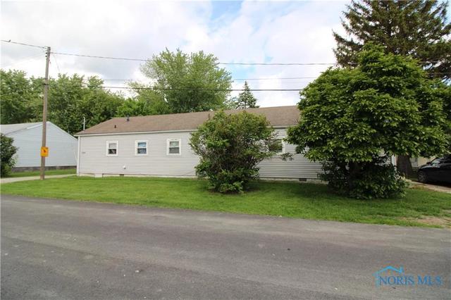 335 Superior Ct, Port Clinton, OH 43452