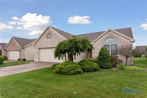 26332 Whitewater Dr, Perrysburg, OH 43551