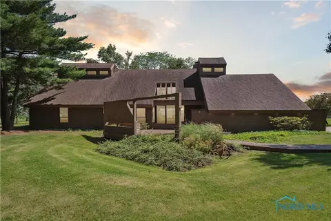 23866 W State Route 579, Curtice, OH 43412