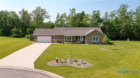 1462 Lee Ann Ave, Defiance, OH 43512
