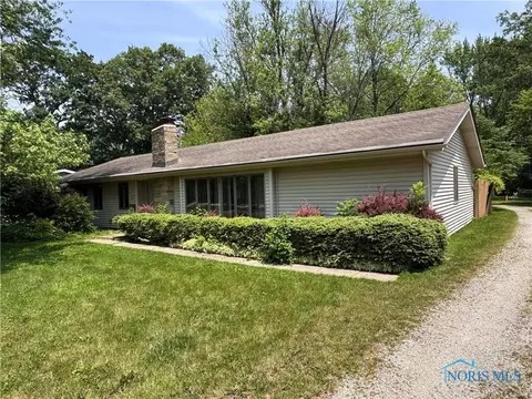 1035 Cherry St, Perrysburg, OH 43551