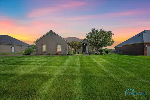 3439 Country Farms Rd, Oregon, OH 43616