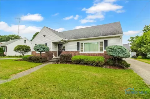 1013 Whittlesey St, Fremont, OH 43420