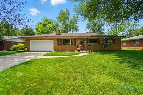 5811 Brainard Dr, Sylvania, OH 43560