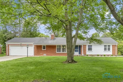 3733 Shamrock Dr, Toledo, OH 43615