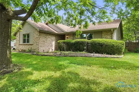5476 Greenridge Dr, Toledo, OH 43615