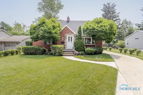 160 Wilkshire Dr, Waterville, OH 43566