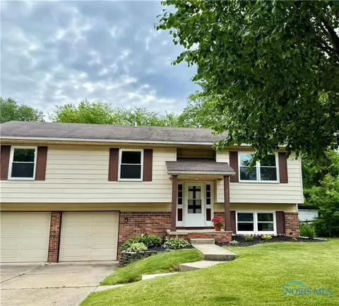 2151 Blackthorn Dr, Toledo, OH 43614