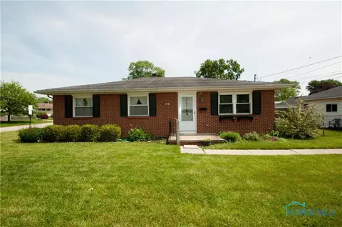 2208 Meadow Ave, Maumee, OH 43537