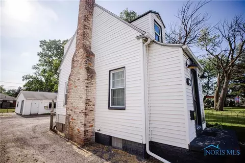 4911 Douglas Rd, Toledo, OH 43613
