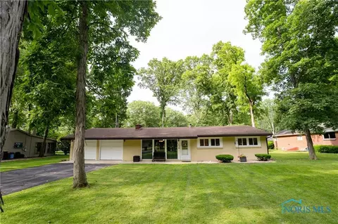 209 Huron Ave, Defiance, OH 43512