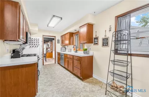238 Richards Rd, Toledo, OH 43607 photo 9