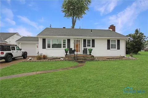 517 Linwood Ct, Port Clinton, OH 43452