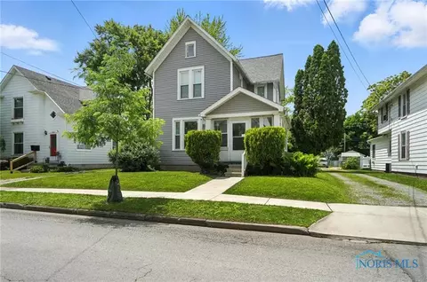 418 S Grove St, Bowling Green, OH 43402