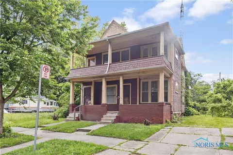 2360 Maplewood Ave, Toledo, OH 43620