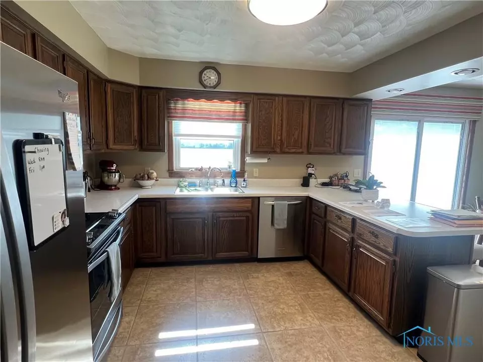  565 County Road 242, Fremont, OH 43420 photo 8