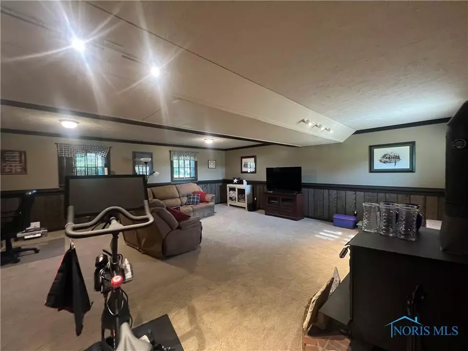  565 County Road 242, Fremont, OH 43420 photo 23