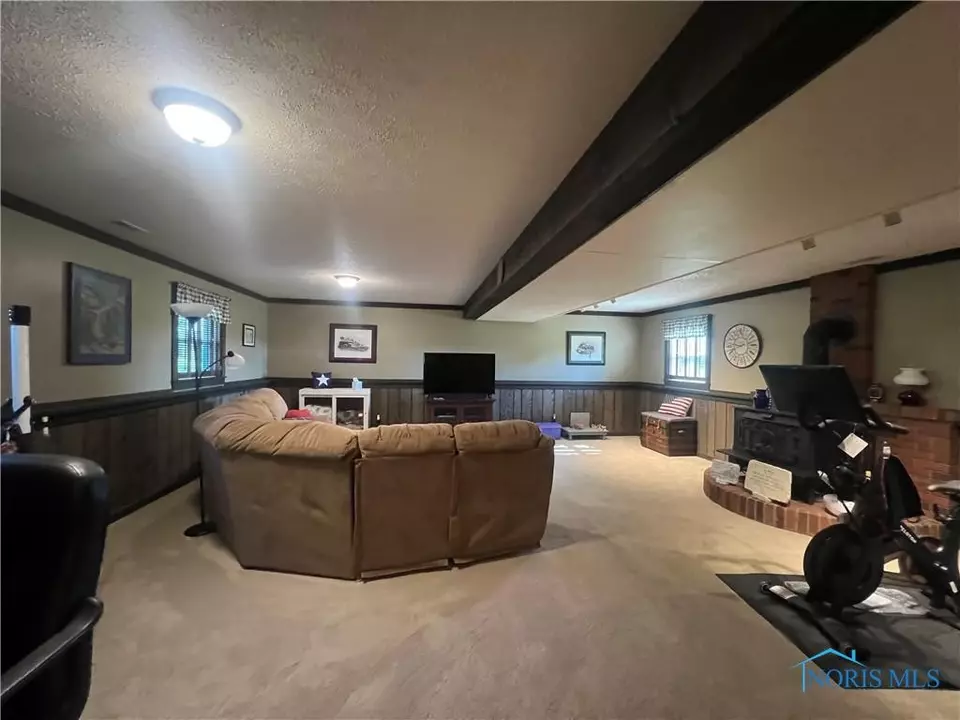  565 County Road 242, Fremont, OH 43420 photo 22