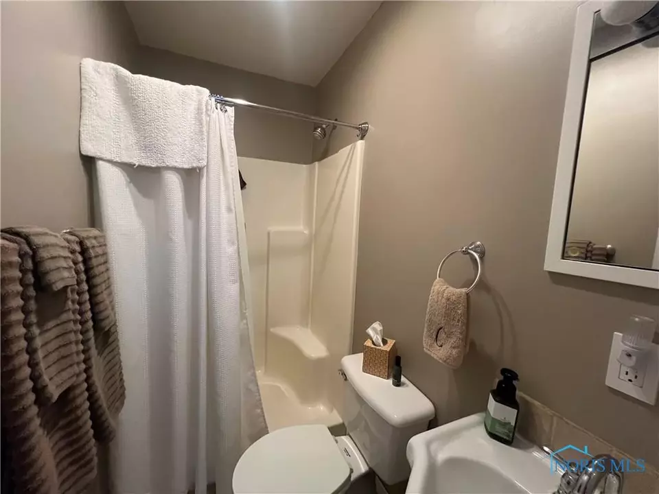  565 County Road 242, Fremont, OH 43420 photo 14