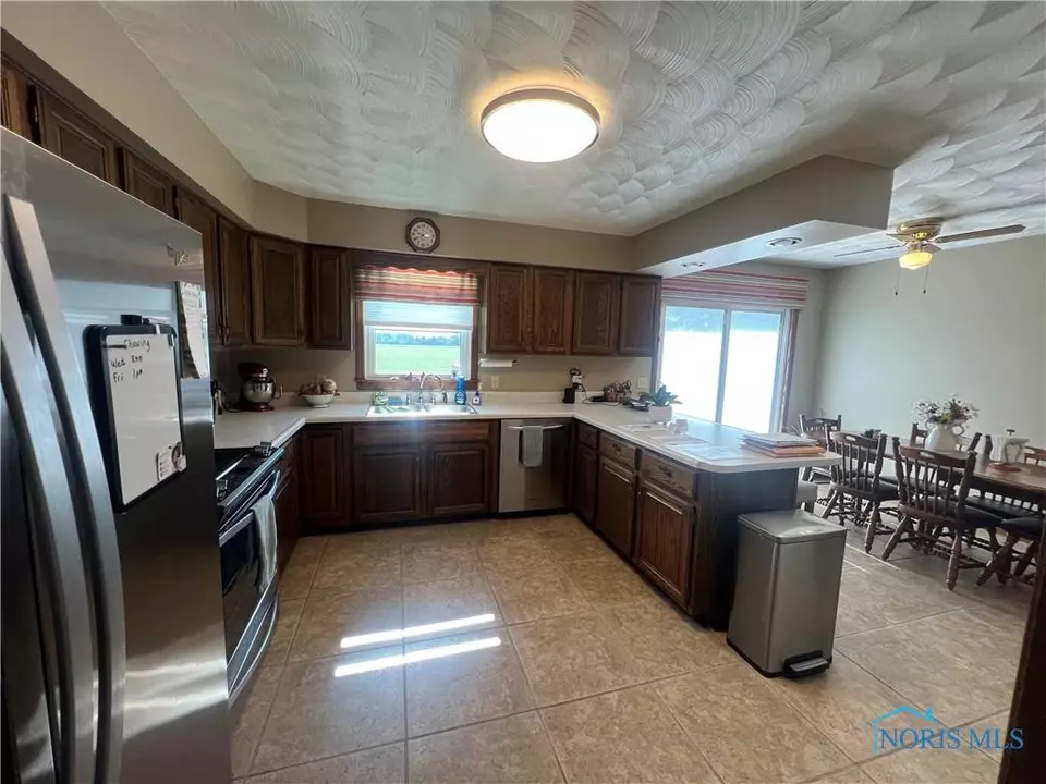  565 County Road 242, Fremont, OH 43420 photo 7