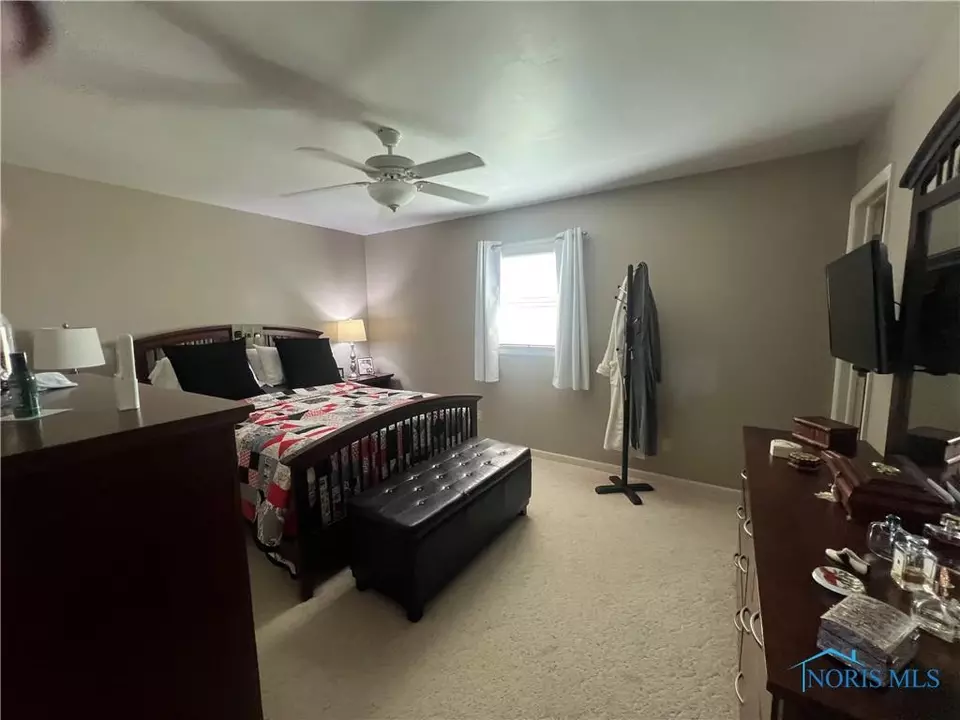  565 County Road 242, Fremont, OH 43420 photo 12