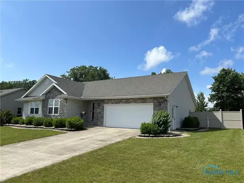 2440 Bluestone Dr, Findlay, OH 45840