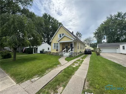 3633 Dixie Dr, Toledo, OH 43611