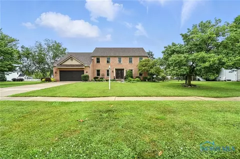 1207 Sandy Glen Dr, Perrysburg, OH 43551