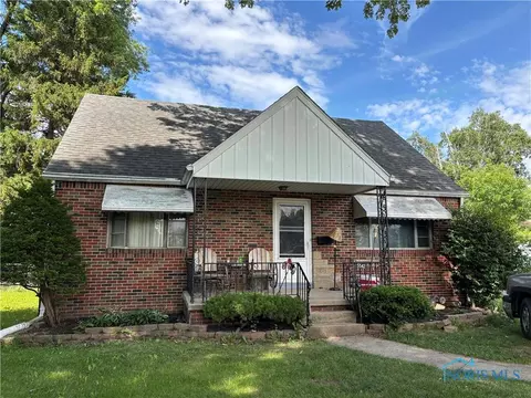 5542 Ashdale Ct, Toledo, OH 43612