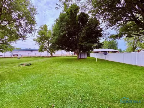 237 Pontious Pl, Napoleon, OH 43545 photo 3