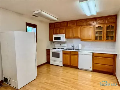 220 Rolland St, Bryan, OH 43506 photo 3