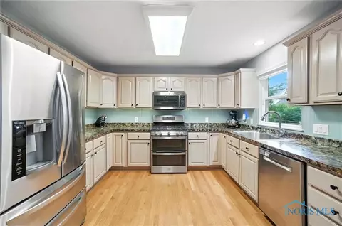 8076 Bridgehampton Dr, Waterville, OH 43566 photo 9