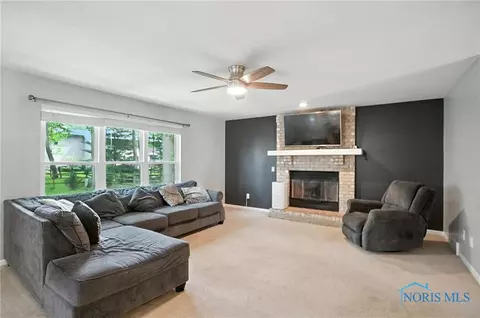 8076 Bridgehampton Dr, Waterville, OH 43566 photo 7