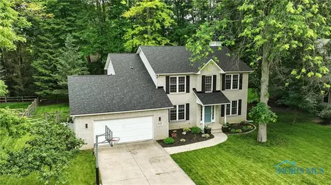 8076 Bridgehampton Dr, Waterville, OH 43566 photo 2