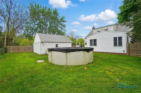 516 Robindale Ave, Oregon, OH 43616 photo 45