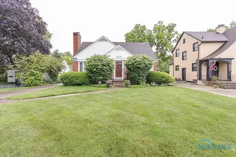 2717 Medford Dr, Toledo, OH 43614