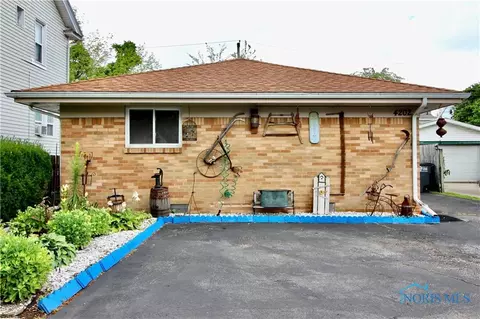 4202 Parrakeet Ave, Toledo, OH 43612