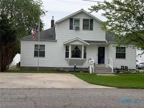 441 S Pine St, Deshler, OH 43516