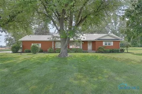 3476 Gwilym Rd, Fostoria, OH 44830
