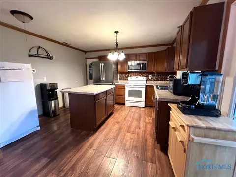 511 W Gage St, Forest, OH 45843 photo 7