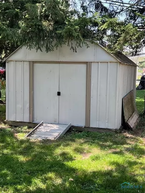 511 W Gage St, Forest, OH 45843 photo 3