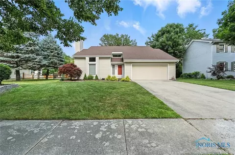 1780 Lexington Dr, Perrysburg, OH 43551