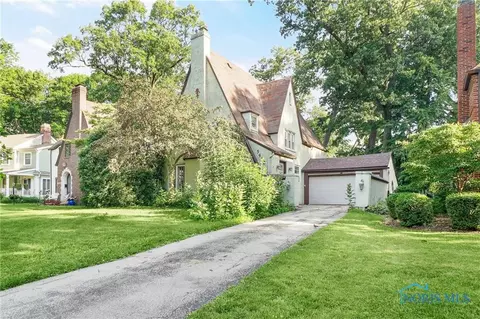 3440 Gallatin Rd, Ottawa Hills, OH 43606