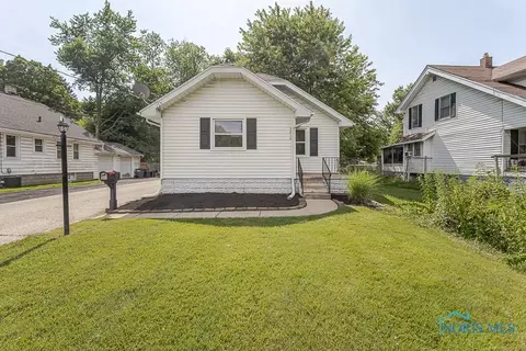 5215 Rowland Rd, Toledo, OH 43613
