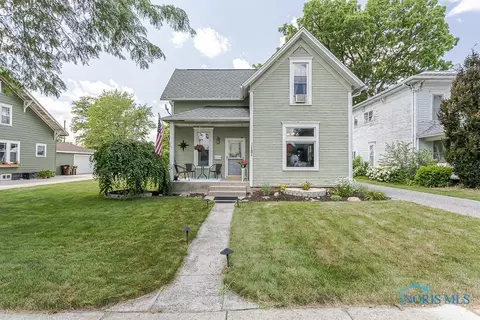 121 E Cornelia St, Hicksville, OH 43526