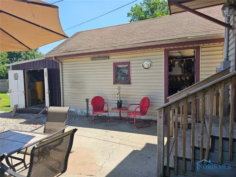 336 N Cherry St, Bryan, OH 43506 photo 6