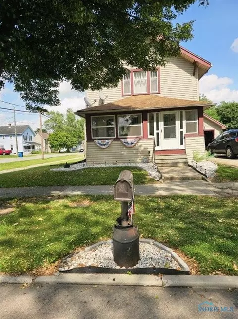 336 N Cherry St, Bryan, OH 43506 photo 3