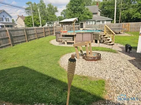 336 N Cherry St, Bryan, OH 43506 photo 8